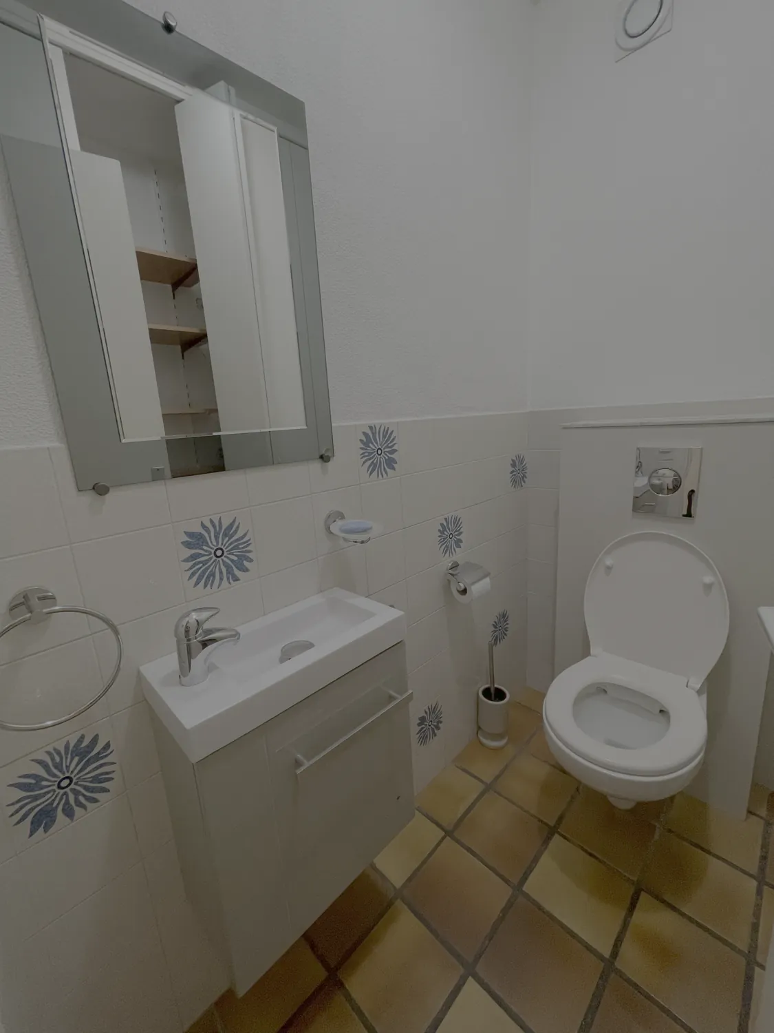 toilettes vétustes et démodées avant travaux de modernisation rc design intérieur