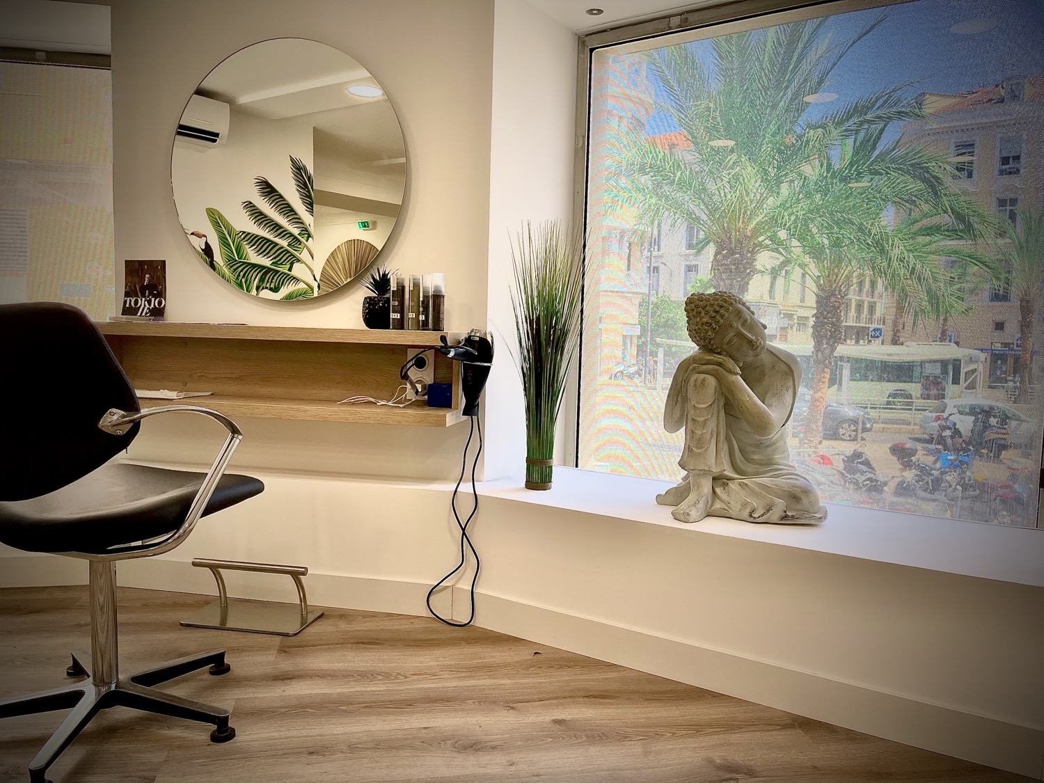 Aménagement intérieur salon de coiffure moderne – projet RC Design Intérieur à Cannes